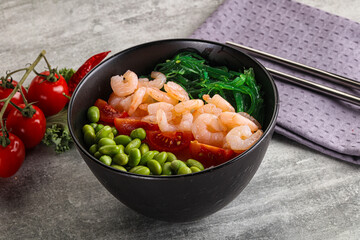 Hawaian cuisine - Poke with cocktail shrimps
