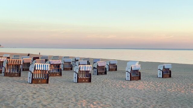 Strandk&ouml;rbe am Meer
