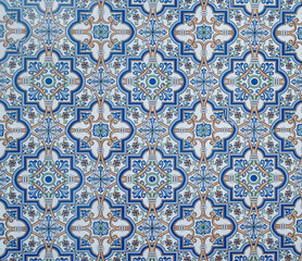 Fototapeta na wymiar Uzbekistan eastern pattern on the wall. Tashkent
