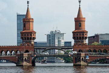 Oberbaumbrücke in Berlin - obrazy, fototapety, plakaty