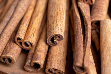 Whole dried cinnamon for baking