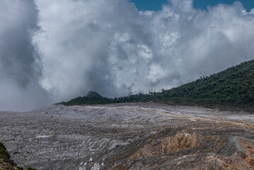 The life of the active Poas volcano that emanates sulfur