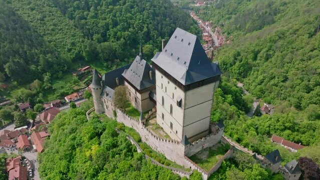 Karl&scaron;tejn Castle (Czech Republic)