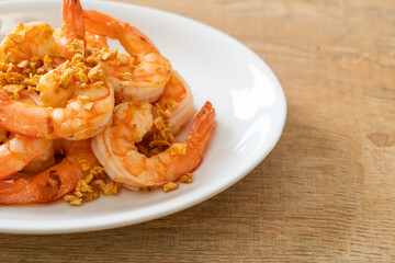 fried shrimps or prawns with garlic