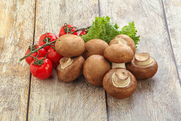 Raw brown royal champignon heap