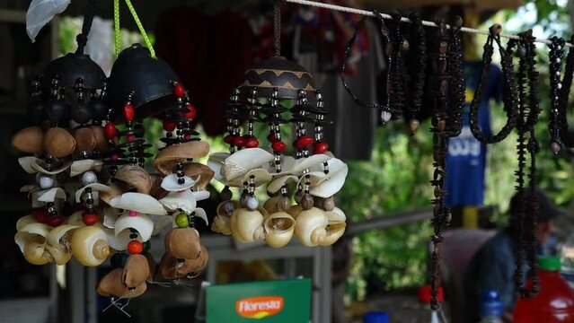 adornos nativos decorativos de la selva peruana