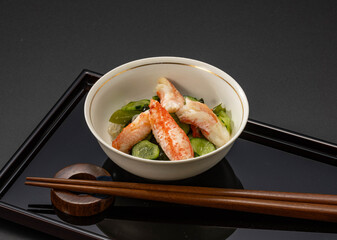 毛ガニときゅうりの酢の物イメージ