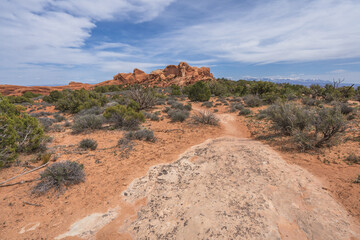 hiking the devils garden trail, arches national park, usa