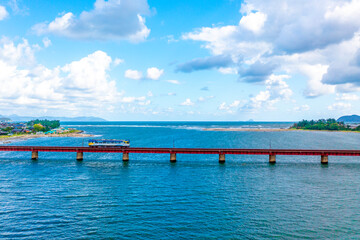 Fototapeta premium 京都丹後鉄道 由良川橋梁（京都府福知山市）