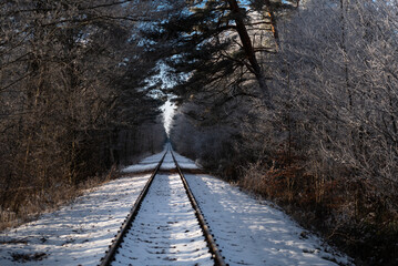 śnieg na torach kolejowych - obrazy, fototapety, plakaty