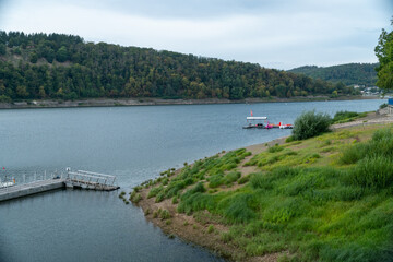 Edersee, Edertalsperre, Staumauer Edersee bei Waldeck in Hessen