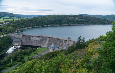 Edersee, Edertalsperre, Staumauer Edersee bei Waldeck in Hessen