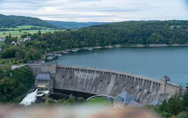 Edersee, Edertalsperre, Staumauer Edersee bei Waldeck in Hessen