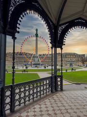 Blick durch Musikpavillon auf das Schlossplatz, Stuttgart, Deutschland, Europa