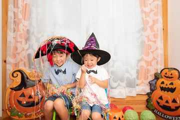ハロウィンを楽しむ子供