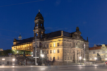 Ehemaliges Ständehaus in Dresden am Abend