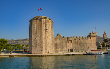 Twierdza Kamerlengo (chorw. Kaštel Kamerlengo ) – zamek z XV wieku w Trogirze w Chorwacji, część zabytkowego miasta Trogir