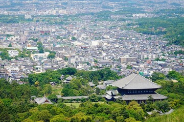 奈良　若草山から東大寺を見渡す