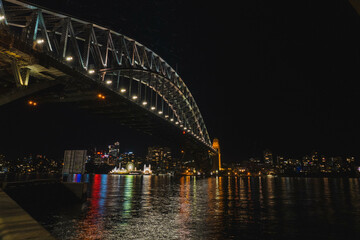 Obraz premium city harbour bridge at night