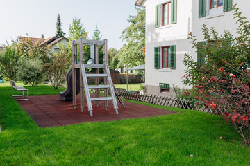 garden house with garden