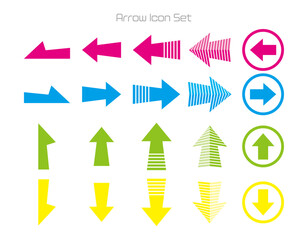 上下右左に向かう矢印のアイコン