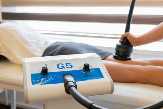 Anti-cellulite vibrating G5 massage. Subdermal therapy.