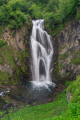 Fototapeta premium Sault deth Pish en primavera en la Vall d'Aran, cataluña, españa. Increible paraje natural, perfecto para desconectar y disfrutar de este bonito paraje natural.