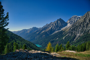 Obraz premium Bergsee in den Dolomiten