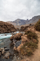 Andes e o rio Yeso,   Embalse El Yeso  San José de Maipo, Região Metropolitana, Chile