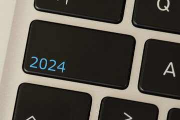 Ein Computer und Taste 2024
