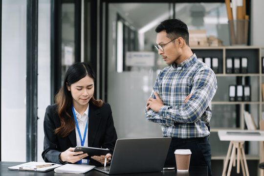 Boss is angry and blames the staff for poor work, the team leader's failure is not satisfied with the report. Failed teamwork concept
