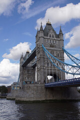 Fototapeta na wymiar the tower bridge in london