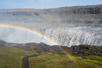 Wandaufkleber A Rainbow at Iceland's Hafragilsfoss Waterfall in Vatnajokull National Park © Zack Frank