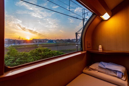 寝台列車の夜明け
KOHEI TAKE &copy;︎ TAKE PHOTO All RIGHT RESERVED