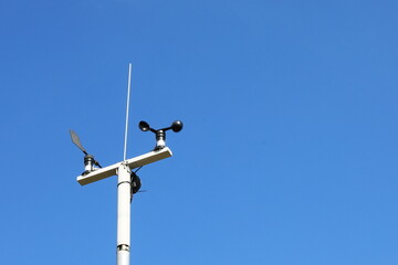 回転する風速計