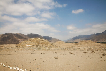 Fototapeta na wymiar Reise durch Südamerika, Peru zur Ciudad Sagrada de Caral.