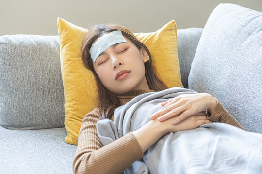 Cooling Pad On Baby Forehead Stock Illustration - Download Image Now -  2015, Aging Process, Anthropomorphic Smiley Face - iStock