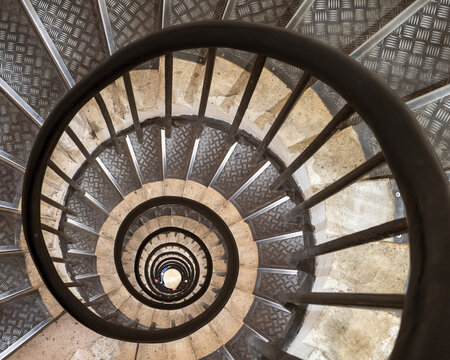 Detail: Descending Stairwell
