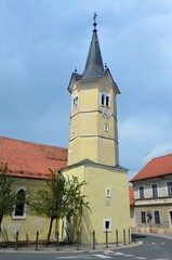Fototapeta premium Iglesia en la Aldea de Kostanjevica na Krki en Eslovenia