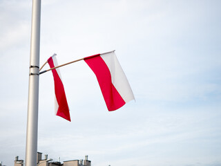 Polski flagi na maszcie - biało-czerwona flaga, Polska, 11 listopada, 3 maja, święto narodowe