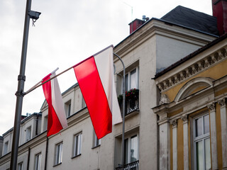 Polski flagi na maszcie - biało-czerwona flaga, Polska, 11 listopada, 3 maja, święto narodowe