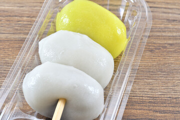 パックに入った月見団子