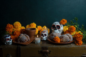 Pan de muerto, chocolate, flores de cempasúchil, día de muertos, tradiciones mexicanas, otoñal....