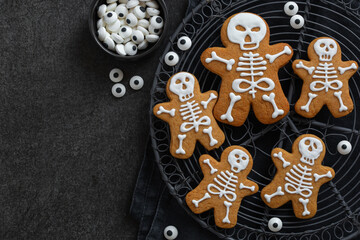 Funny skeleton gingerbread men icing cookies
