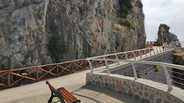 Maratea - Panoramica del sentiero di accesso alla skywalk dalla terrazza panoramica