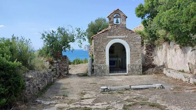Torca - Cappella di San Pietro a Crapolla