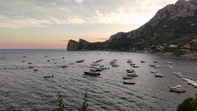 Marina del Cantone, panoramica, panorama, paesaggio, Massa Lubrense, Nerano, Baia di Nerano, Baia di Marina del Cantone, baia, spiaggia, lido, ombrelloni, lettini, stabilimento balneare, fondale, borg