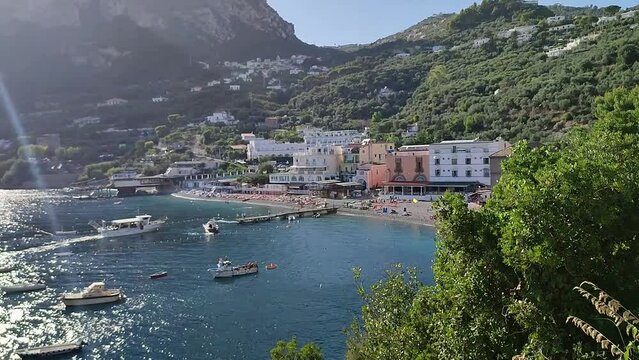 Marina del Cantone, panoramica, panorama, paesaggio, Massa Lubrense, Nerano, Baia di Nerano, Baia di Marina del Cantone, baia, spiaggia, lido, ombrelloni, lettini, stabilimento balneare, fondale, borg