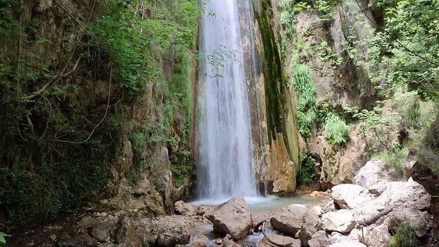 Senerchia - Panoramica verticale della Cascata Acquabianca dal nono e ultimo ponticello