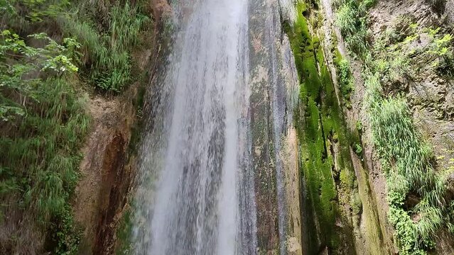 Senerchia - Panoramica verticale della Cascata Acquabianca